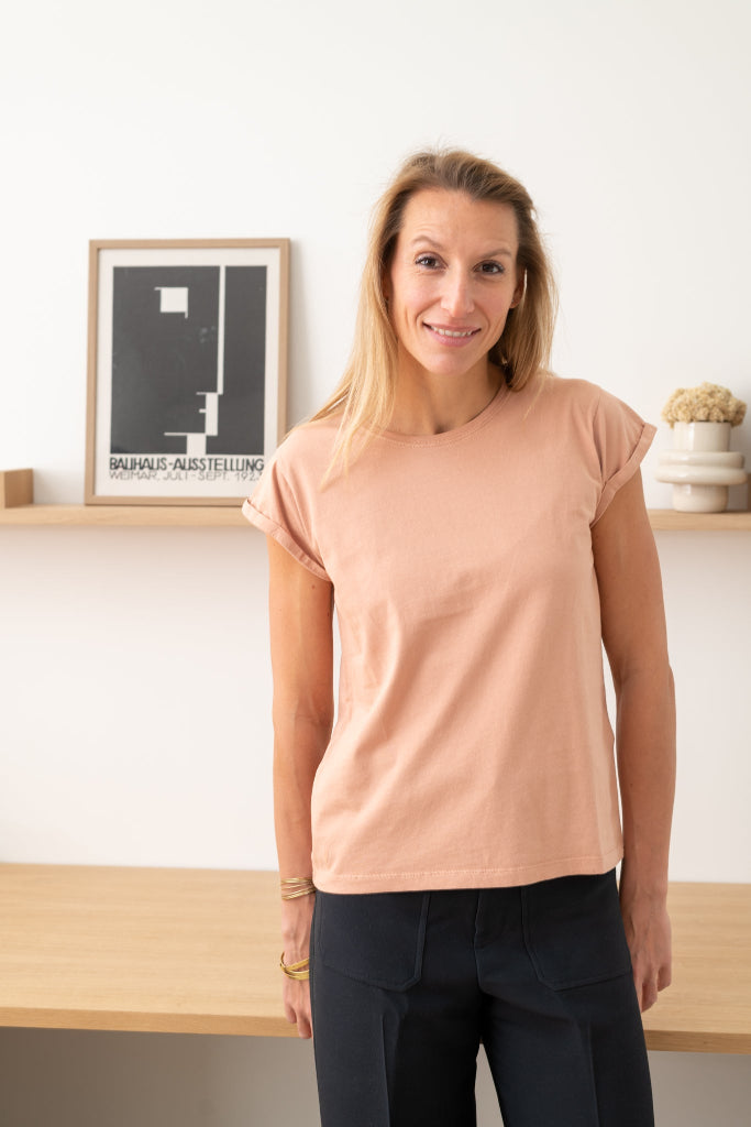 Tee shirt femme à manche courte retournée coupe droite en coton bio certifié GOTS col rond rose des sables, rose doux, rose corail, rose brun, rose orange, vieux rose, rose ancien, rose beige, rose caramel