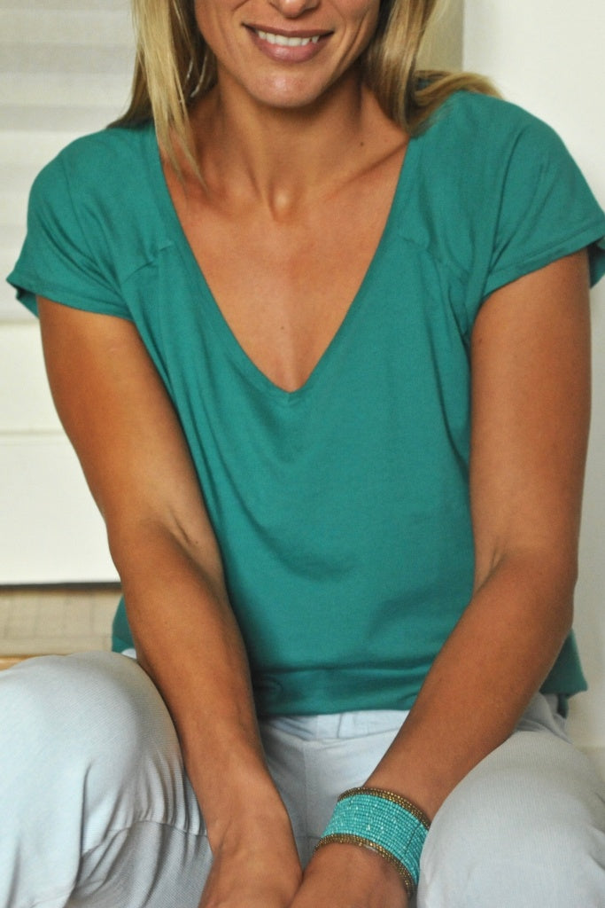 Tee shirt femme manche raglante courte, en coton bio GOTS éco responsable col V vert émeraude, vert intense, vert lumineux, vert canard, vert bleu, vert vif, vert profond