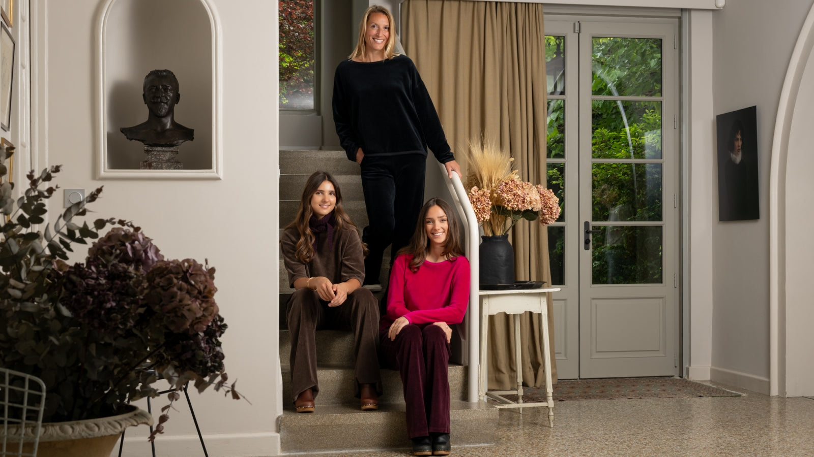 Collection hiver Suny avec vêtements femme éco-responsables en laine upcyclée et velours bio