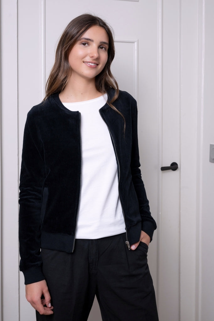 Blouson pour femme avec zip en velours côtelé bio certifié GOTS eco-responsable noir