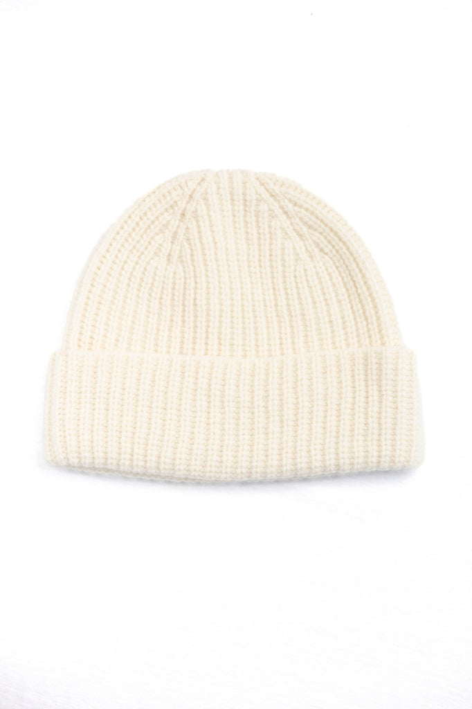 Bonnet Harper écru caresse en laine douce côtelée avec revers large, forme ajustée idéale – accessoire d’hiver unisexe Suny