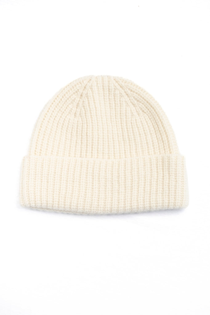 Bonnet Harper écru caresse en laine douce côtelée avec revers large, forme ajustée idéale – accessoire d’hiver unisexe Suny