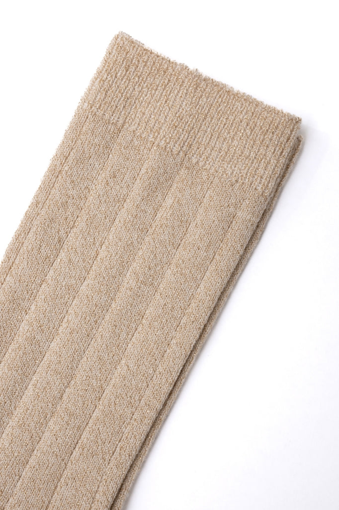 Chaussettes côtelées en coton bio COLETTE coloris écru caresse avec fils dorés, fabriquées en France