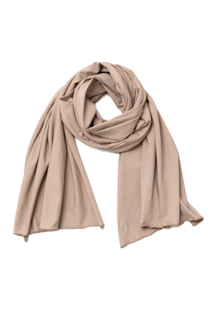 Chèche femme Iseult taupe Suny en jersey de coton bio GOTS, dimensions 173x47 cm