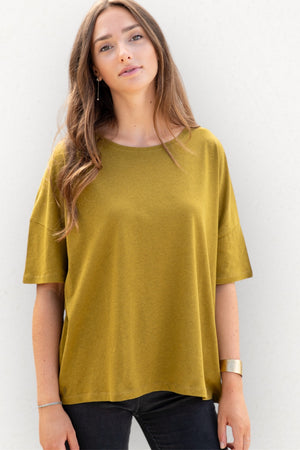 Tee shirt femme manche tombante au coude ample et oversize, en lin et coton upcyclé, col arrondi et évasé vert bronze havane bronze