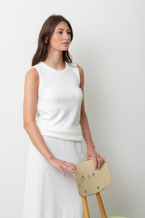 Débardeur Gisèle blanc laitage Suny, top femme lumineux en éponge bouclette coton bio GOTS, facile à porter et à mixer