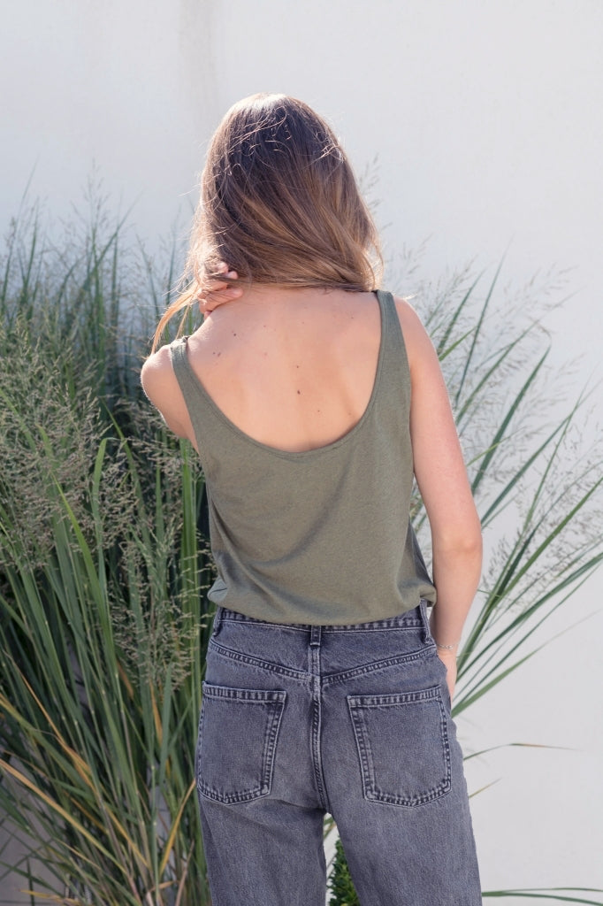 débardeur femme lin et coton bio gris kaki pour un look décontracté ou habillé green et chic