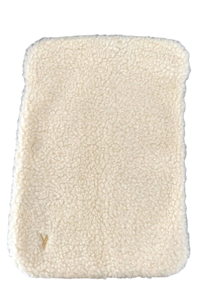 Housse d'ordinateur DENISE en moumoute upcyclé