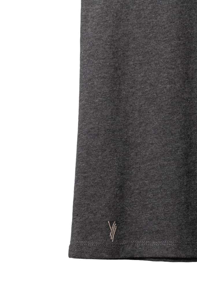 détail matière upcyclée coton gris anthracite chiné