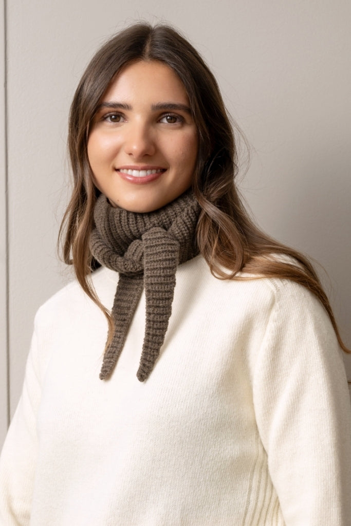 Mini écharpe JULES café en laine upcyclée façon Sophie scarf à nouer autour du cou Suny