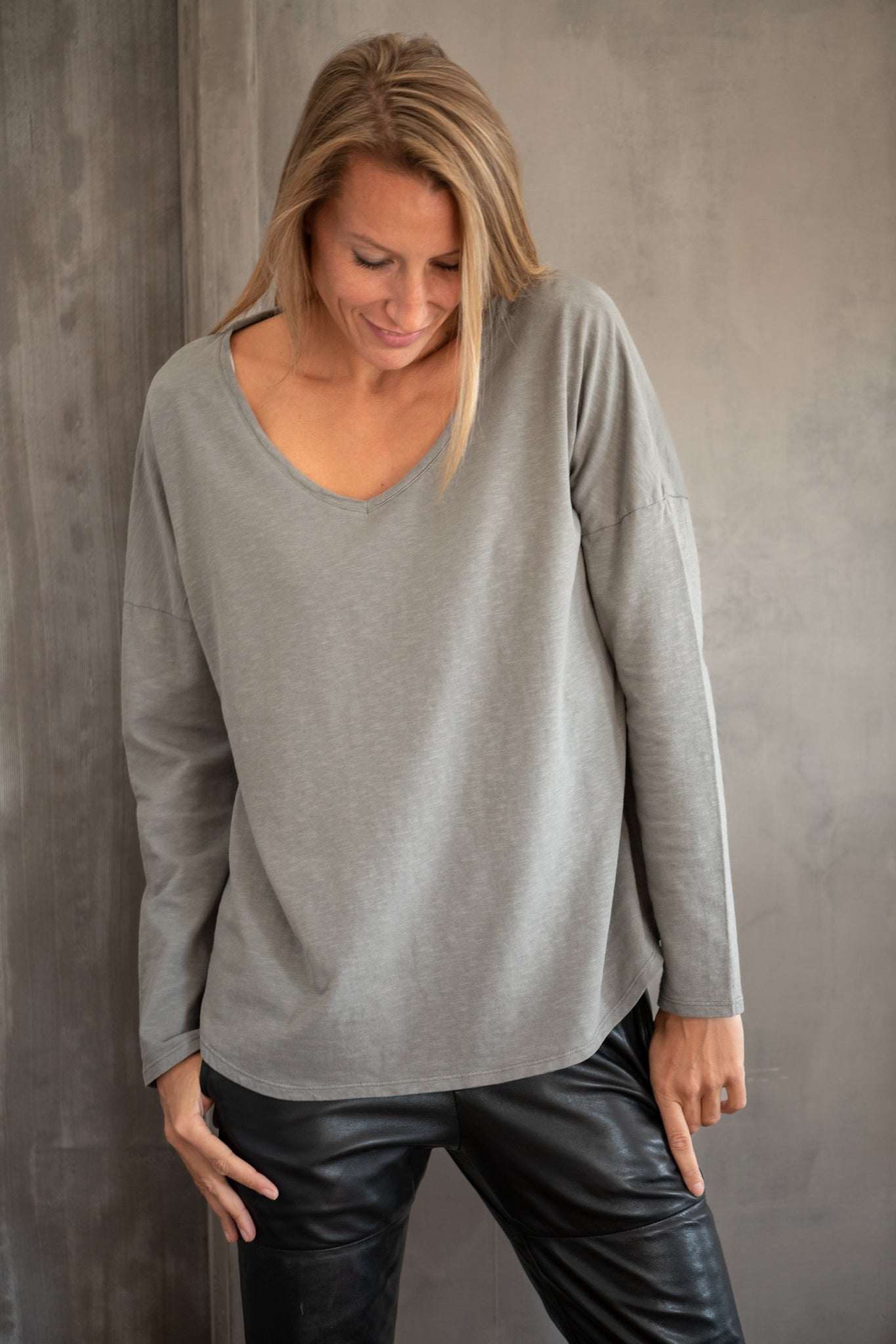 Extra suny V doux tee shirt manche longue femme col v coton 100% biologique gris kaki