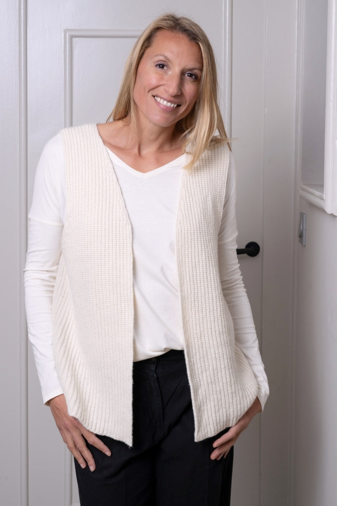 Gilet sans manche en laine upcyclée écru caresse - modèle HEIDI Suny