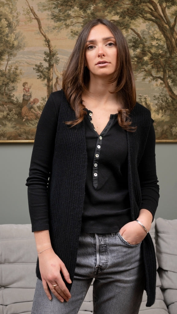 Gilet HEIDI noir noir – en laine upcyclée, style bohème chic et écoresponsable