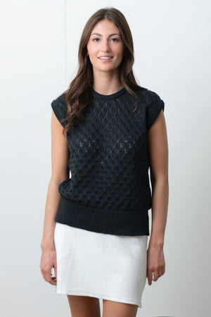 Jupe Mini Gilda blanc laitage Suny en éponge bouclette coton bio certifié GOTS, portée avec le pull INGRID