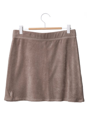 Détail de l’éponge bouclette de la jupe Mini Gilda taupe Suny, coton biologique certifié GOTS