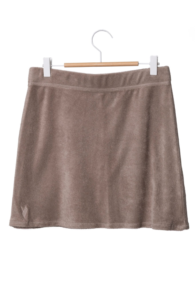 Détail de l’éponge bouclette de la jupe Mini Gilda taupe Suny, coton biologique certifié GOTS