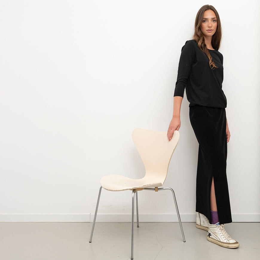 tee shirt en coton bio danseuse noir manche au coude col rond femme coton bio suny et jupe longue droite en velours