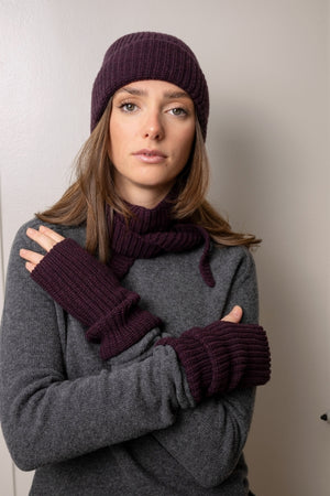 Mitaines HUGUETTE bordeaux chiné en laine upcyclée douce avec ouverture pour le pouce Suny parfaite avec le bonnet HARPER et l'écharpe JULES