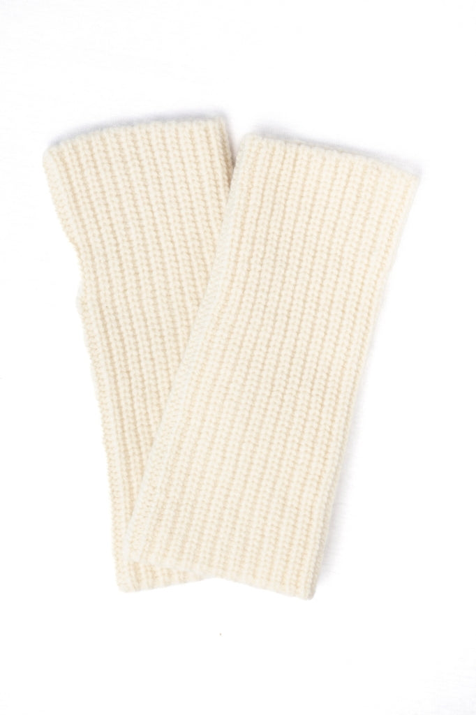 Mitaines Huguette en laine douce écru caresse – tricot en côtes
