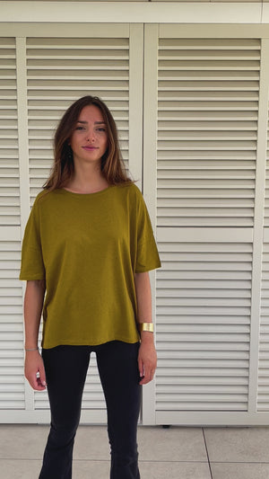 Tee shirt femme manche tombante au coude ample et oversize, en lin et coton upcyclé, col arrondi et évasé vert bronze havane bronze