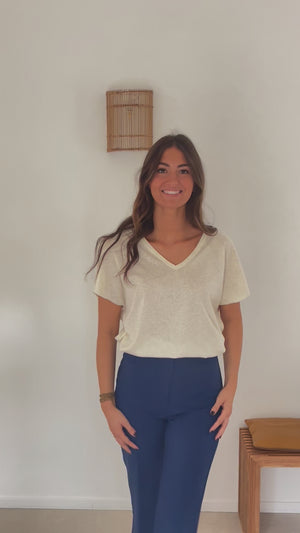 Tee shirt long femme lin et coton upcyclé manche courte forme oversize col V écru blanc cassé