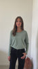 Tee-shirt oversize femme en coton bio vert sauge, manches longues ajustées – Suny