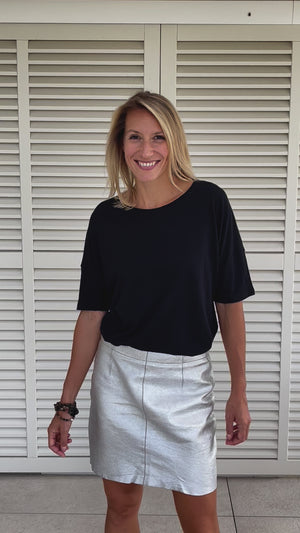 Tee shirt femme manche tombante au coude ample et oversize, en lin et coton upcyclé, col arrondi et évasé noir