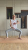 Tee-shirt blanc de yoga écoresponsable Suny x Marina, col rond et emmanchures évasées