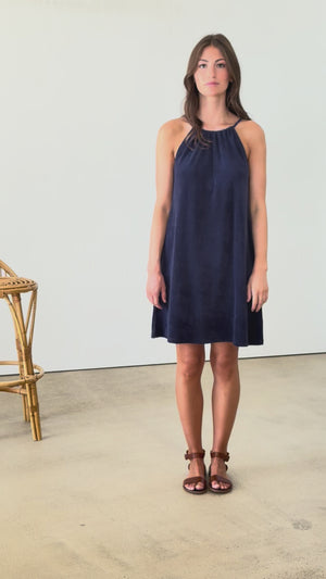 vidéo de la Robe Imelda marine foncé Suny, robe courte estivale chic en coton bio certifié GOTS