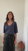 Tee-shirt femme col V manches 3/4 en coton bio bleu marine – coupe flatteuse et responsable