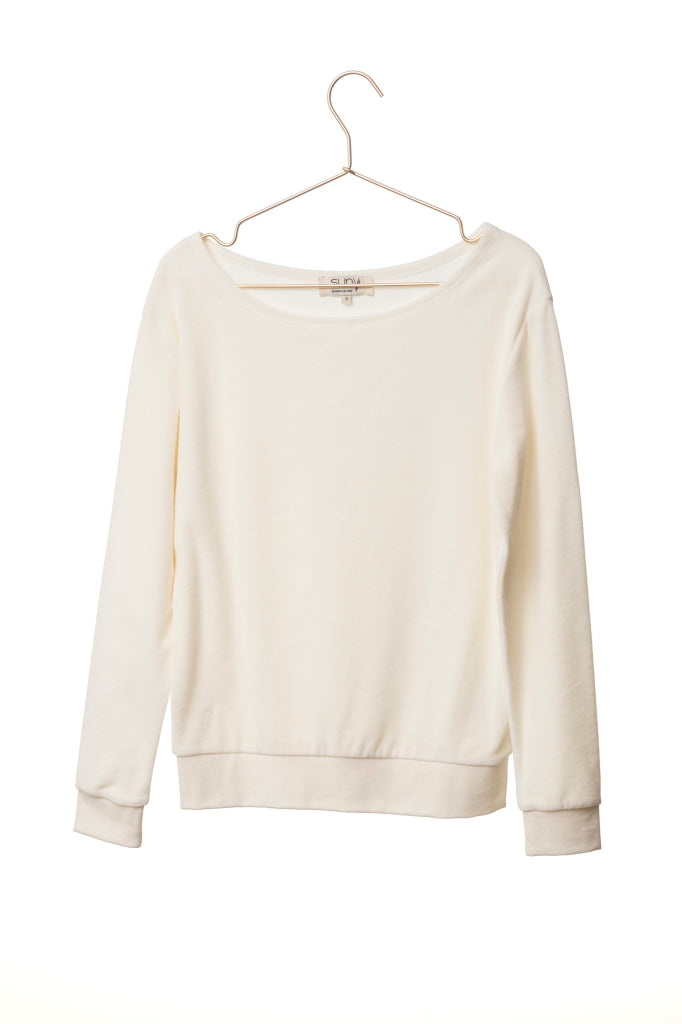 Pull en velours bio certifié GOTS couleur beurre frais – coupe droite, col rond évasé, manches longues – Suny