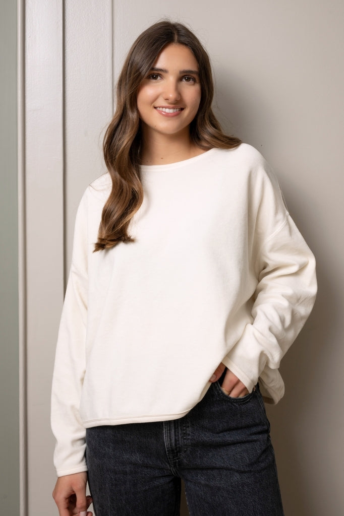 pull femme court et oversize  manche longue col rond velours bio confortable blanc cassé, écru