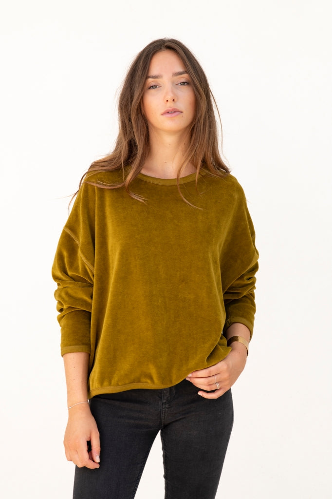 pull femme court et oversize manche longue col rond velours bio confortable moutarde, vert kaki, bronze