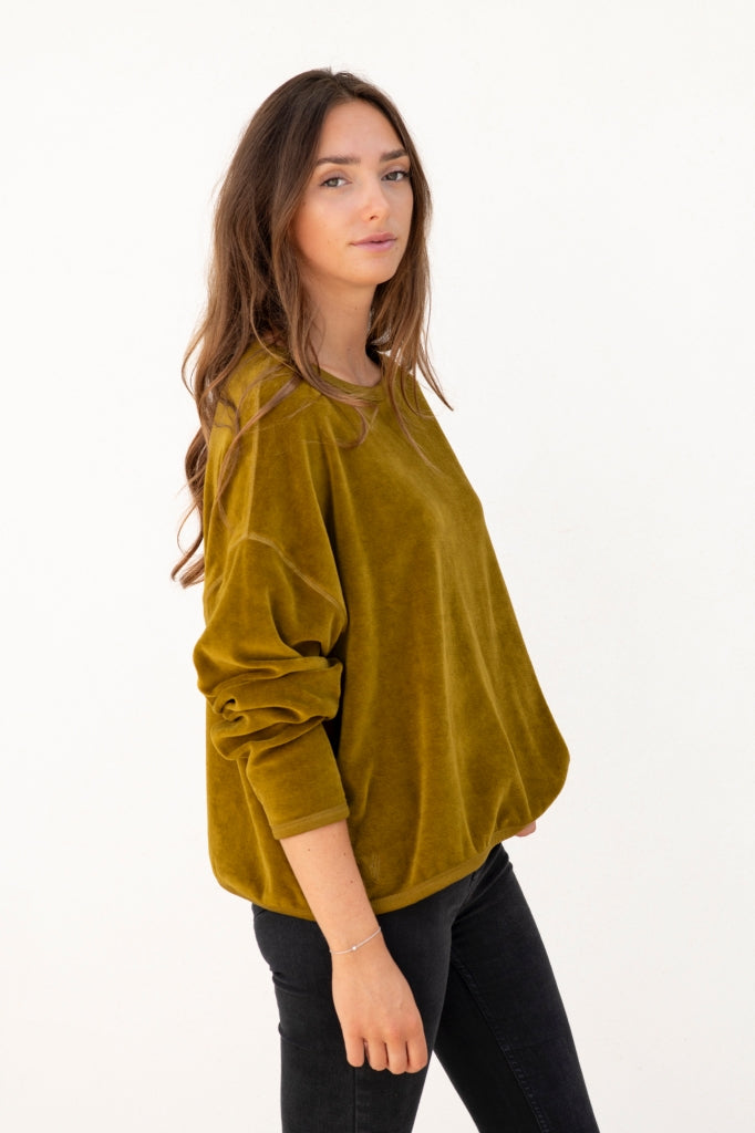 pull femme court et oversize manche longue col rond velours bio confortable moutarde, vert kaki, bronze