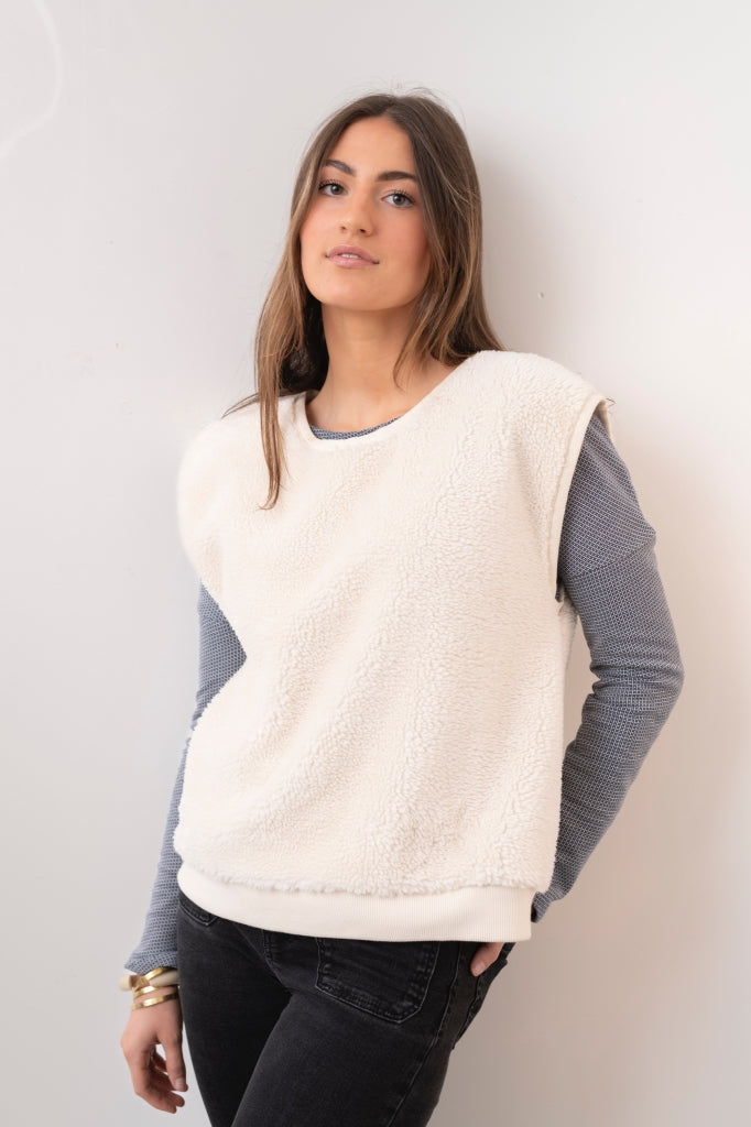 pull femme sans manche moumoute peau lainée écru 