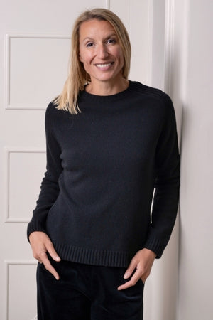 Pull JANE noir noir femme en laine italienne upcyclée coupe droite avec côtes Suny
