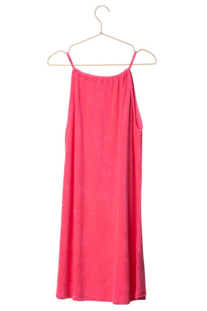 Détail de l’éponge bouclette douce et souple de la robe Imelda pink Suny