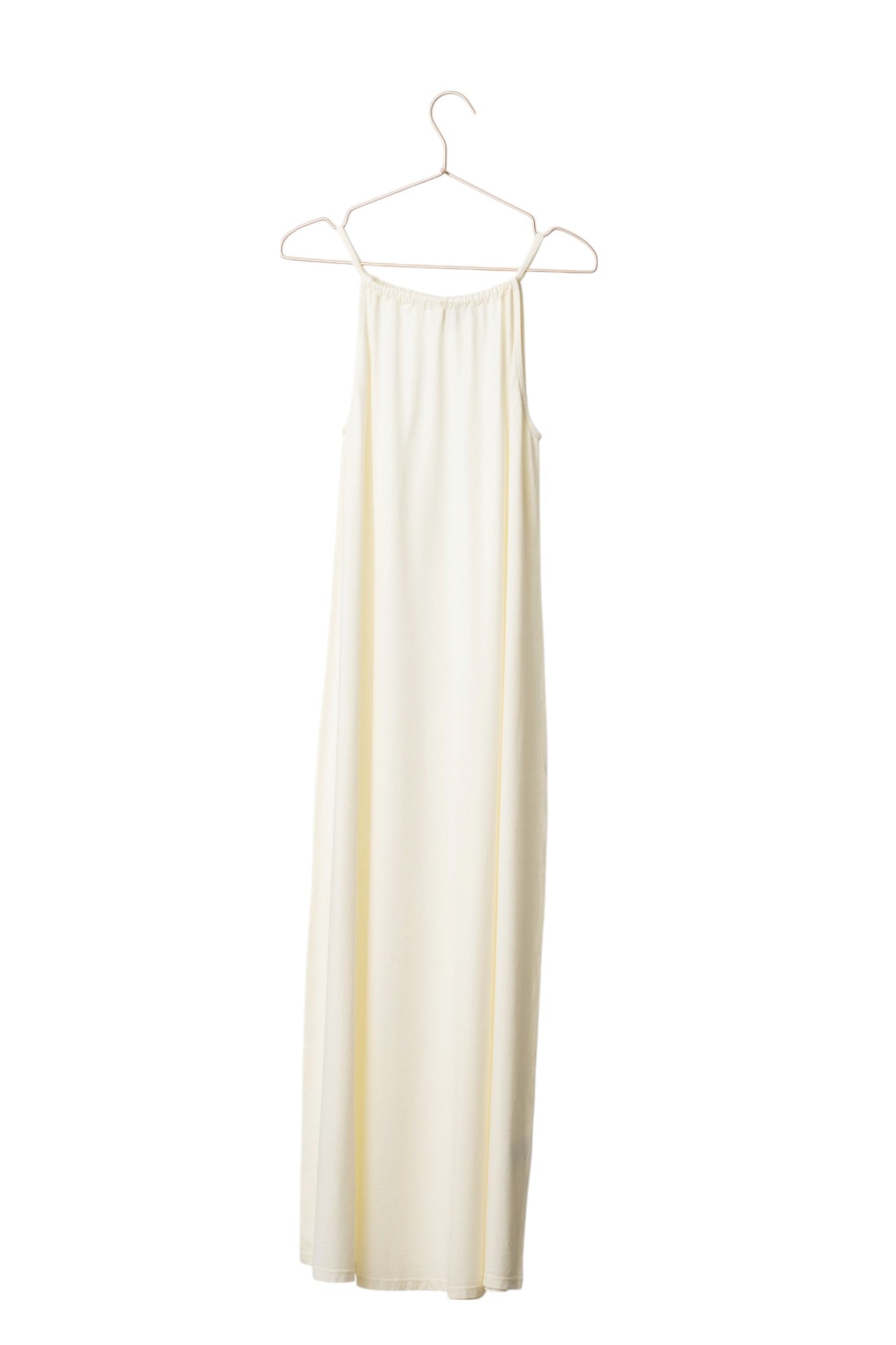 Robe Giulia blanc cassé en coton biologique, coupe longue et fluide, col froncé avec bretelles fines