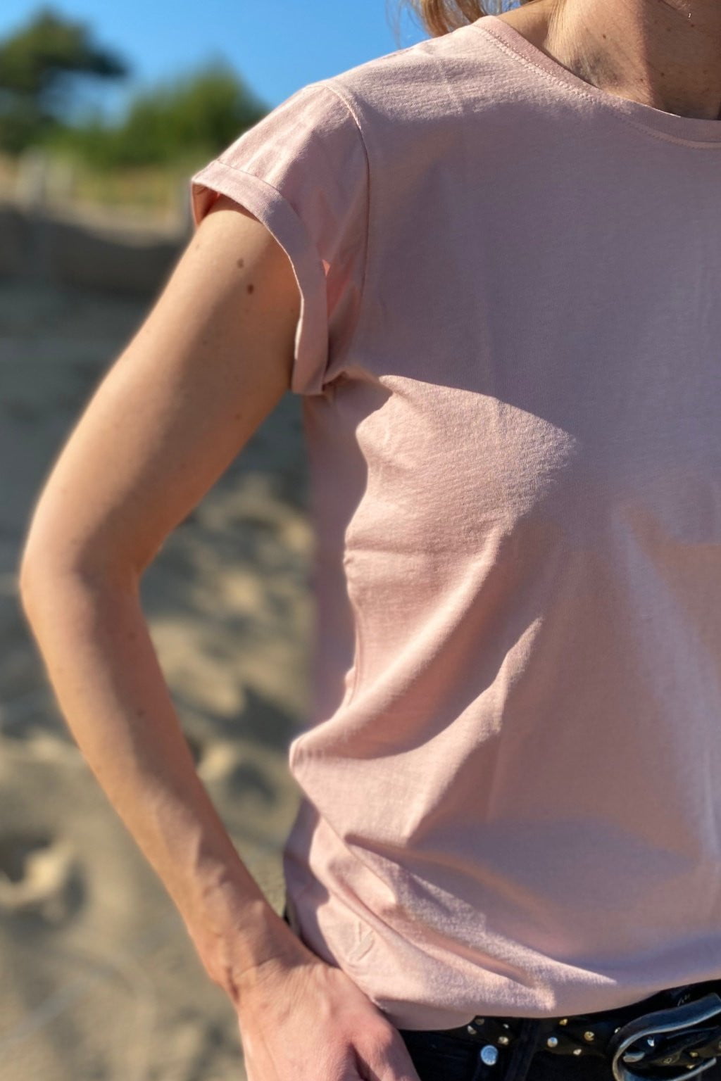 Tee shirt femme manche courte à revers forme droite ajustée col rond encolure ronde super Suny vieux rose rose rose doux rose ancien rose pâle en coton jersey bio GOTS et eco responsable
