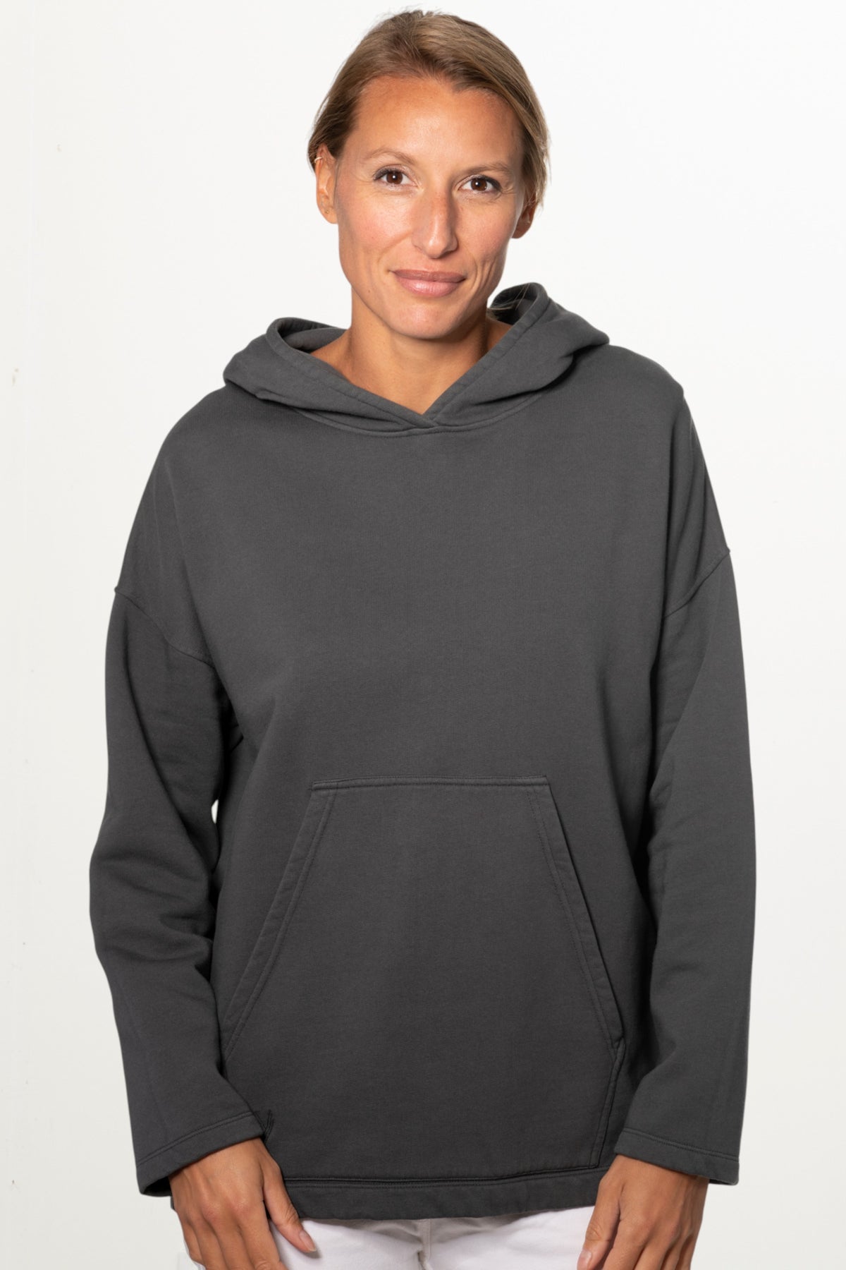 Sweat capuche femme coton bio certifié GOTS hoodie en molleton bio oversize vareuse anthracite, gris, gris foncé, gris graphite, charbon