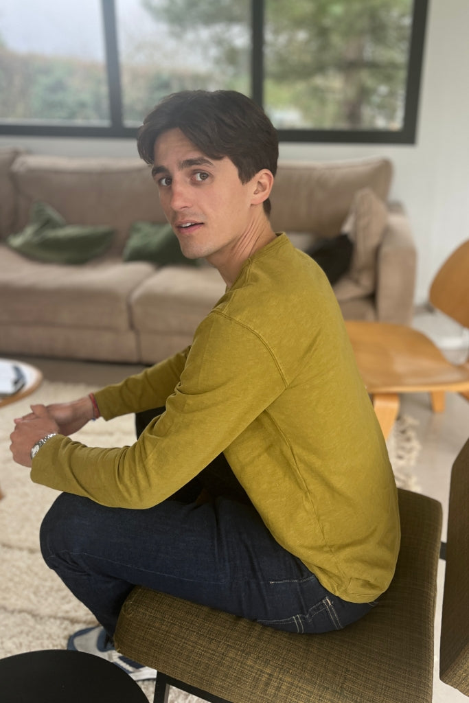 tee shirt pour homme basqiue coton bio manche longue moutarde, vert kaki doux et chaud