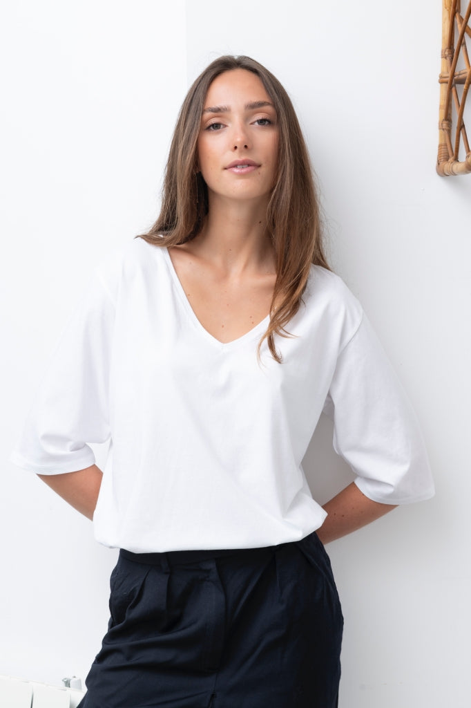 tee shirt basique femme en coton bio col V manche au coude blanc