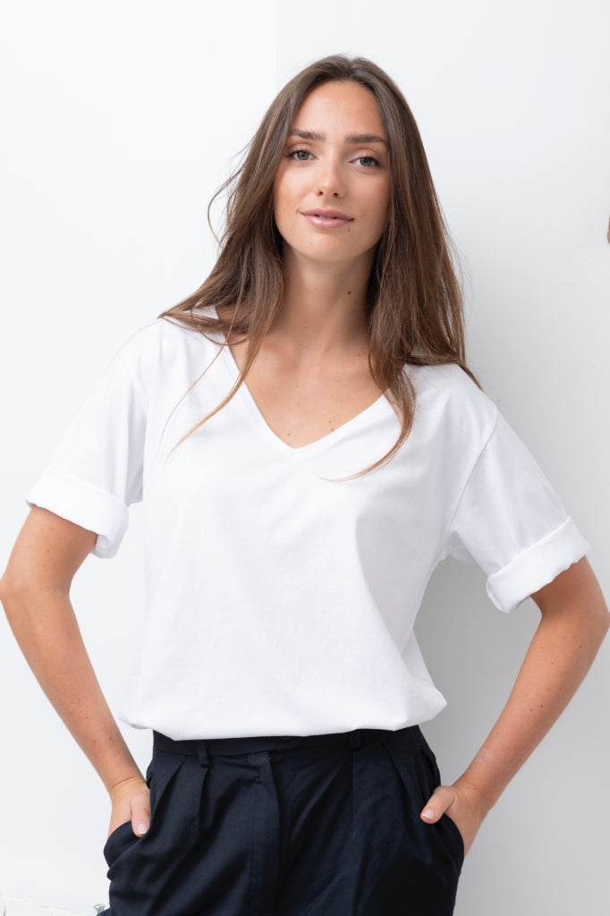 tee shirt basique femme en coton bio col V manche au coude blanc
