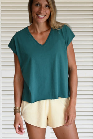 Tee shirt femme manche courte rock court et ample en coton bio GOTS éco responsable sans couture oversize col v beurre frais vert bleu canard