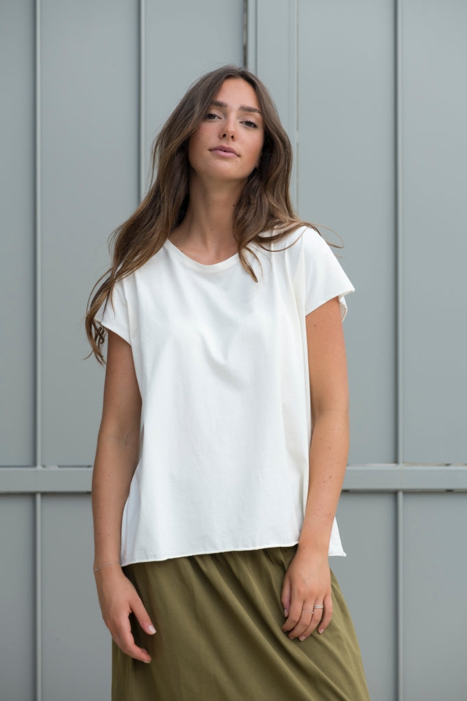 Tee shirt femme manche courte rock court et ample en coton bio GOTS éco responsable sans couture oversize col rond écru blanc cassé