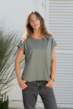 Tee shirt femme manche courte rock court et ample en coton bio GOTS éco responsable sans couture oversize col rond gris kaki