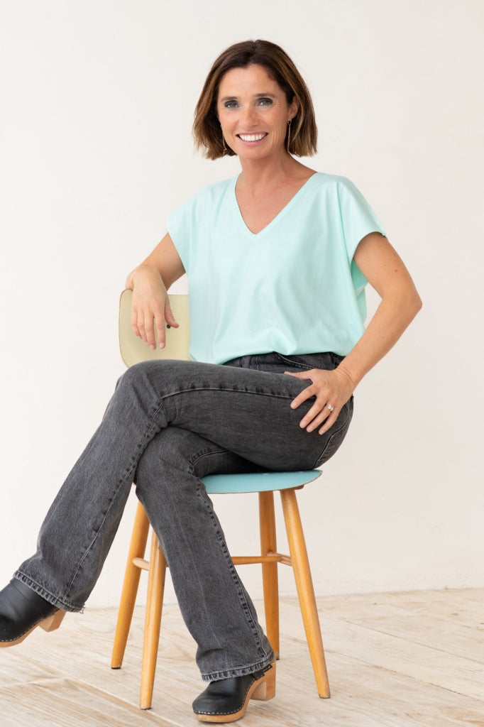 Tee-shirt ROCKY V Suny Menthe à l’eau en coton bio certifié GOTS, col V, coupe loose, bords francs roulottés, jersey 160 g/m².