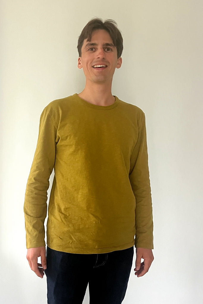 tee shirt pour homme basqiue coton bio manche longue moutarde, vert kaki doux et chaud