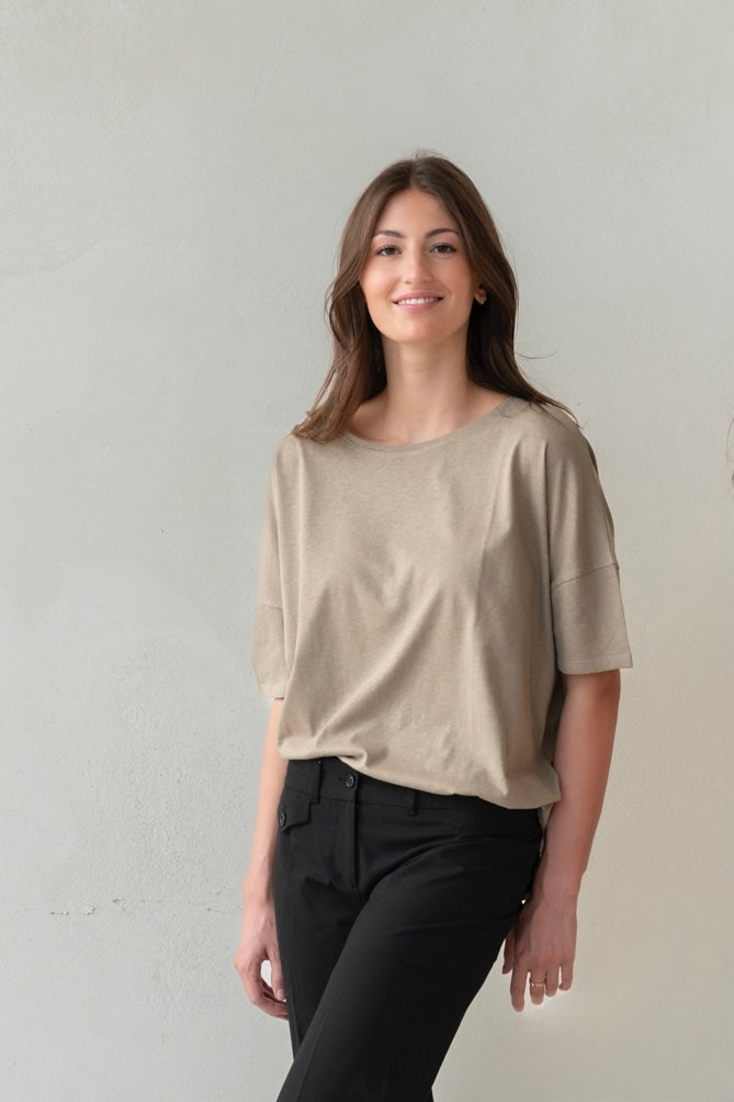 Tee-shirt CHIC SUNY taupe en coton bio et lin certifiés GOTS, coupe oversize manches mi-longues - Suny