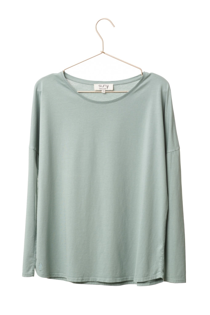 Tee-shirt oversize femme en coton bio vert sauge, manches longues ajustées – Suny
